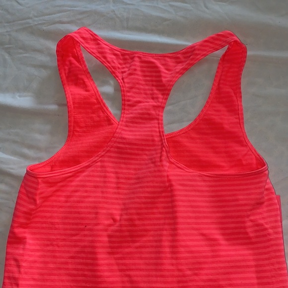 Under Armour tank - Picture 2 of 2
